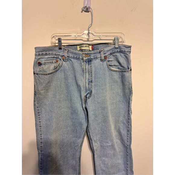 Levi’s 505 Men’s 38x32 Regular Fit Light Wash Blue Denim Jeans - Picture 2 of 8